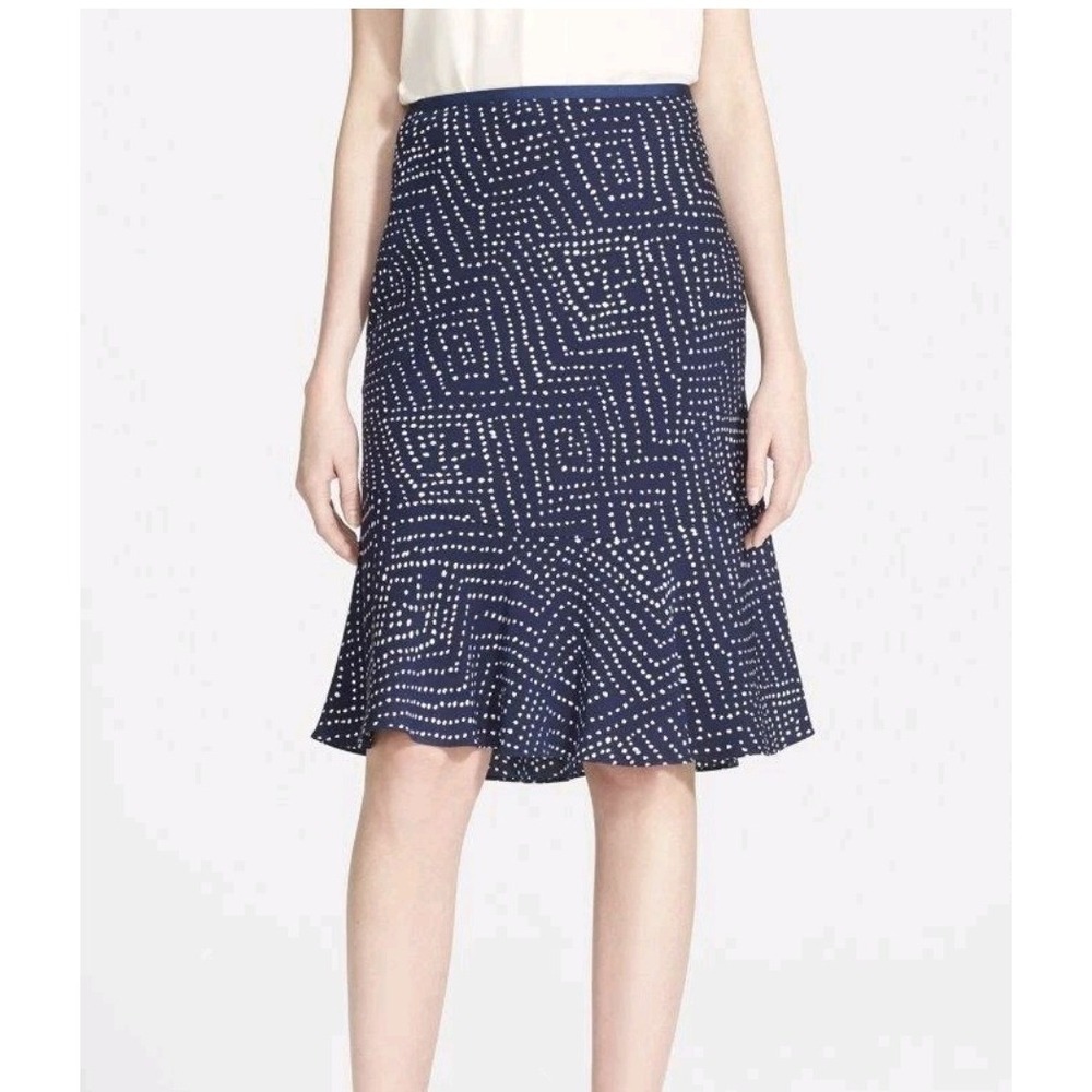 Diane Von Furstenberg Isabell Batik Skirt Size 8 Navy Silk Polka Dot Flare Hem‎